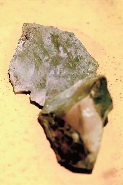 西樵山上独有的霏细岩