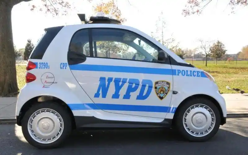 nypd最新装备的smart警车开始上路执法