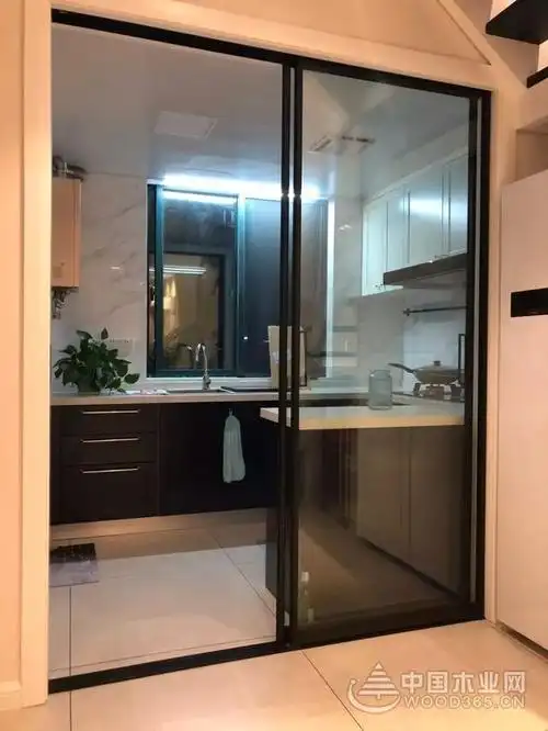 30款厨房玻璃门图片简洁明亮真好看