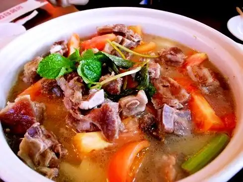 美璨餐饮为大家带来营养又美味的天麻火腿鸡的做法