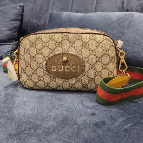 gucci金属虎头装饰老花肖战同款