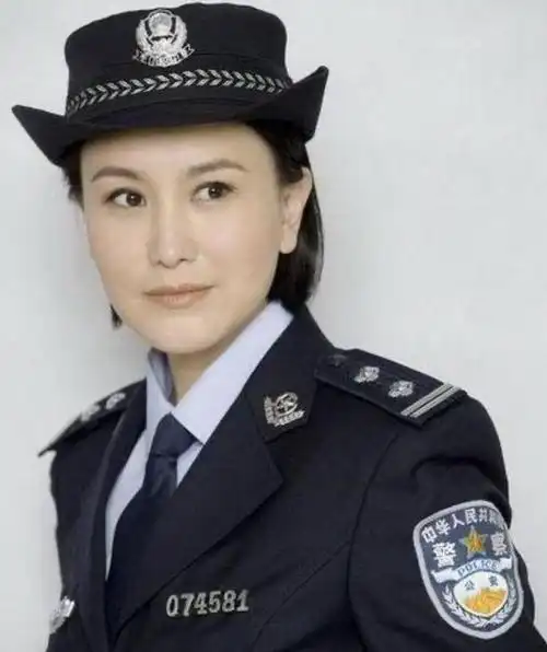 这20位女星演警察,差距一目了然,有人是一眼万年,有人形象拉垮 - 265