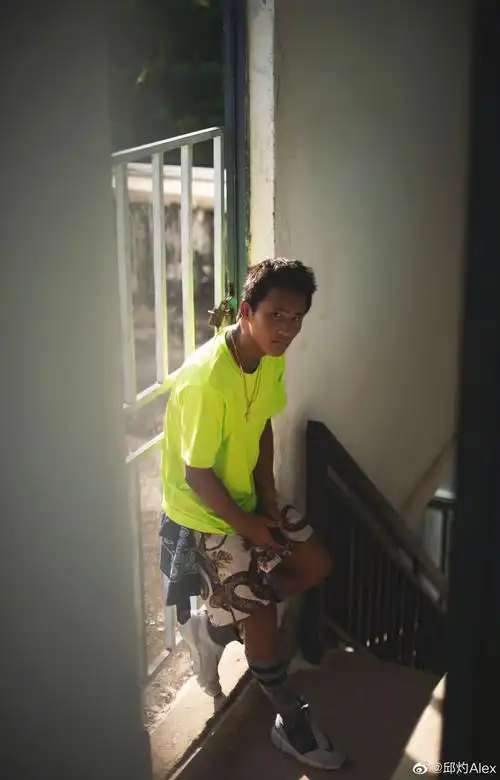 邱灼,男,中国冲浪运动员