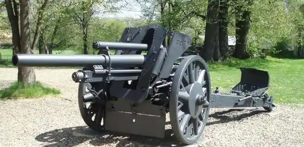 1,le.fh18型105毫米榴弹炮