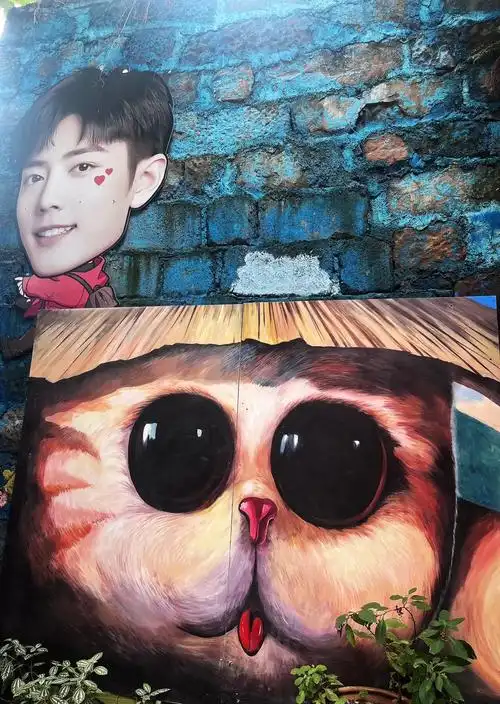 重庆|马房湾七彩巷  涂鸦墙  巨好拍.七彩巷正如名字一样, - 抖音