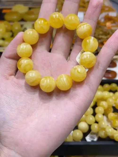 姐妹们这个蜜蜡手串能买么