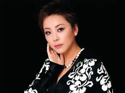 活出个样来给自己看完整歌词-活出个样来给自己看lrc歌词-衡越