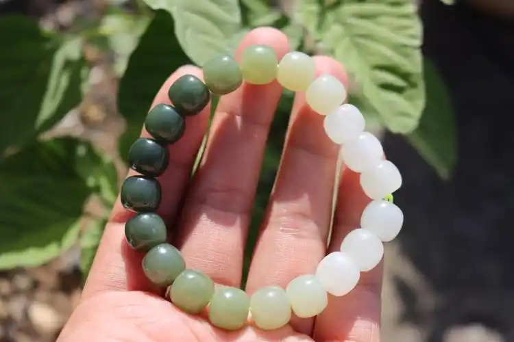 新疆和田玉晴水渐变色多宝手串老型珠玉玉石湖手饰