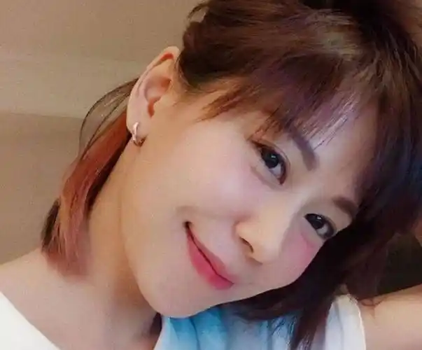 港女歌手曝遇上都是孽缘,旅游邂逅外籍男又分手收场_陈慧敏_爱情_经历