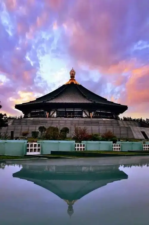 明堂是唐代武则天时期的神都洛阳皇宫正殿,又叫万象神宫.