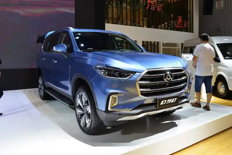 作为一款中大型suv,上汽大通d90的长/宽/高尺寸分别为5005/ 1932/1875