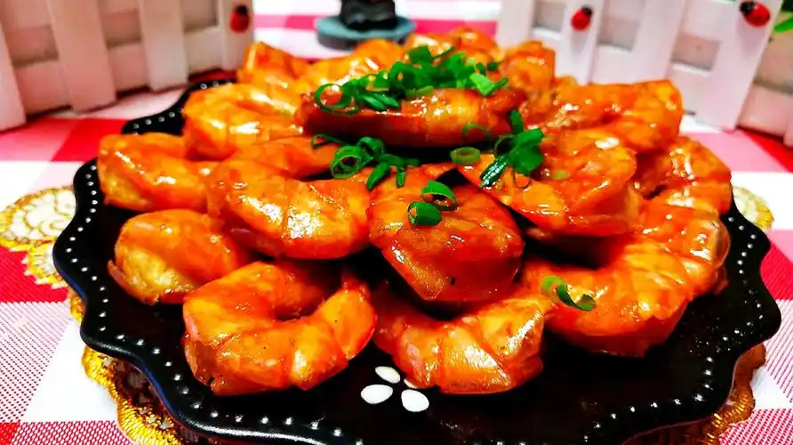 油焖大虾记住这几个步骤,外壳焦脆虾肉鲜嫩,一大盘都不够吃