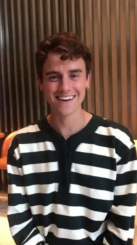 月光下的阿拉蕾--elsa connorfranta超话我捕捉到这只康康了