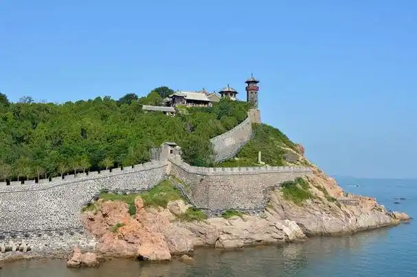 烟台蓬莱阁位于山东烟台市蓬莱区,是中国古代著名的风景名胜区之一