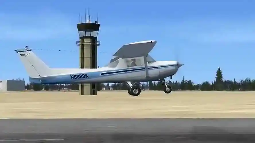 塞斯纳152飞机完美着陆!