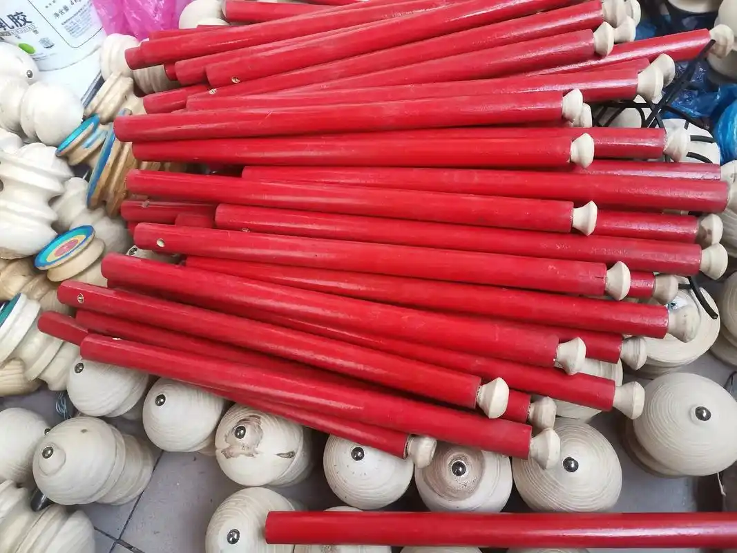 结缘东北腊木原木,手工制作冰陀螺.