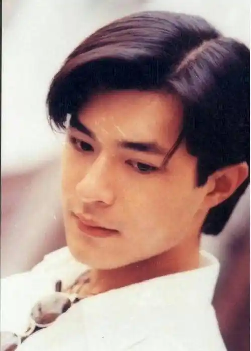 原创年轻时候的黄秋生有多帅那时候摄影师吴彦祖都得靠边站