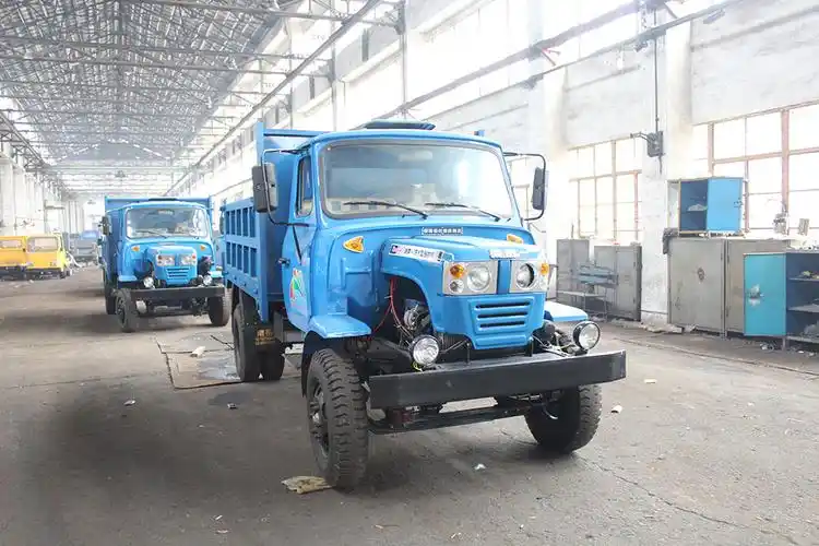 南岳牌 后四轮农用拖拉机 液压自卸 方向盘助力 断气刹 变形运输