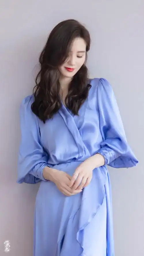 刘诗诗蓝色丝绸裙##刘诗诗镜头下的广州