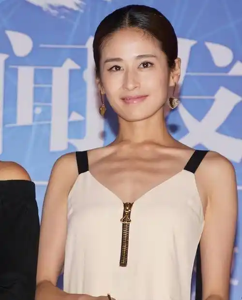因为被过度减肥"毁掉"的5位女明星,越瘦越干瘪,越练越苍老