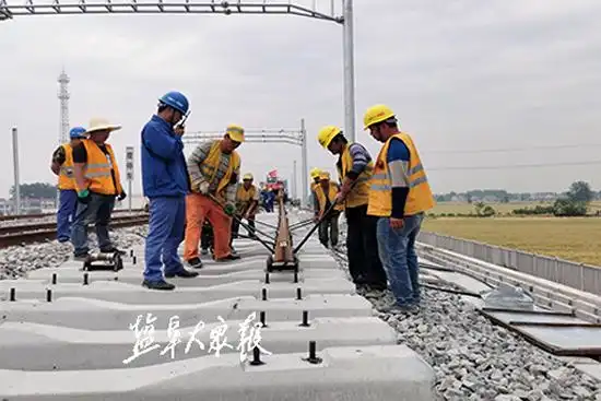 94公里长盐宁高铁联络线开始铺轨