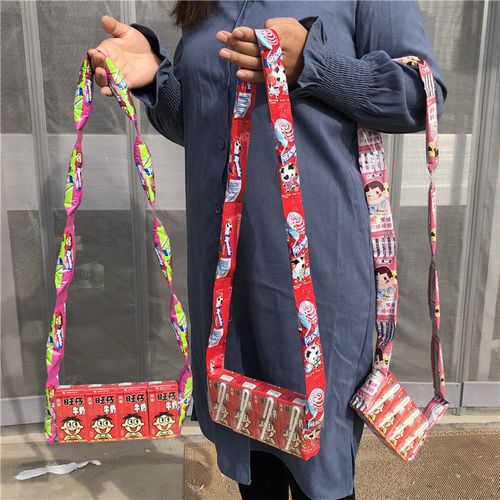 零食做的背包个包包阿尔e卑斯不b二家棒棒糖加ad钙奶旺仔牛奶连起来