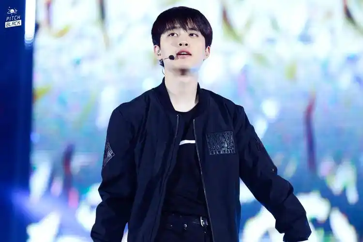 都暻秀 图片出处见logo有疑问请仔细阅读癫癫(自称)的专辑简介