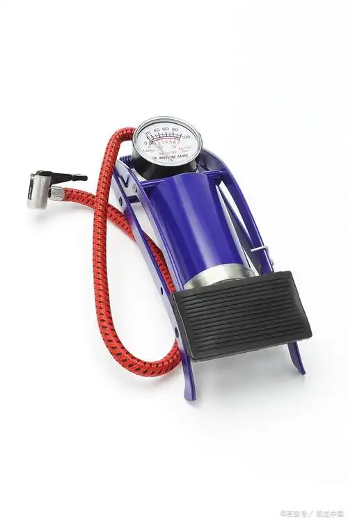 美女老板车胎没气!幸好我懂车载充气泵挑选攻略,选购必须听我的