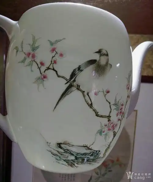 轻工部陶瓷研究所高白泥高白釉潘庸秉绘制的花鸟茶壶