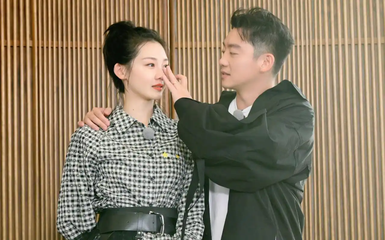 【奔跑吧第五季】郑恺苗苗要一直一直这样幸福下去啊~_哔哩哔哩_bili