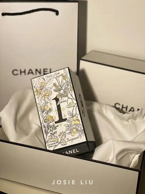 深夜楠眠之香奈儿1957香水