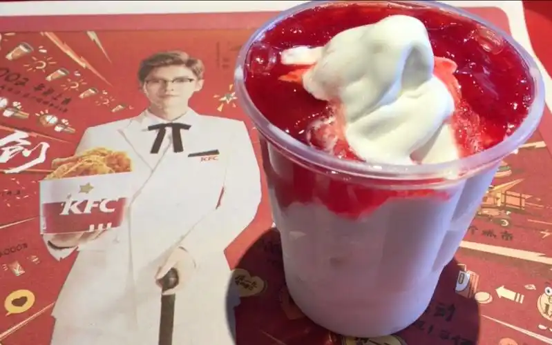 kfc肯德基【草莓圣代】体验报告【小达达】吃遍上海#s03e120