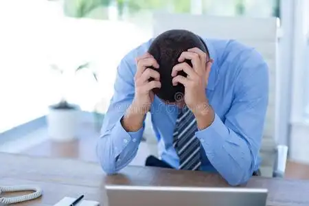 心急如焚的商人摄影图