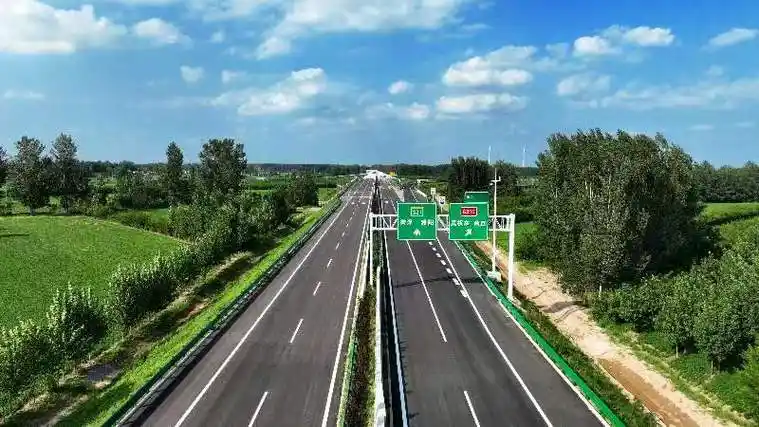 濮阳至湖北阳新高速公路宁陵至沈丘段建成通车