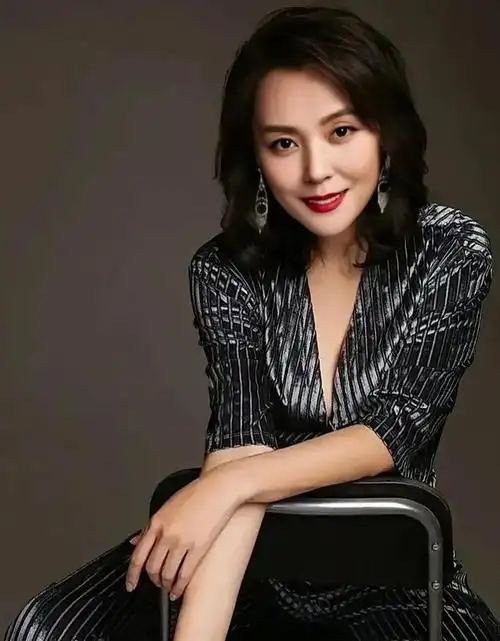 魅力女人梁爱琪