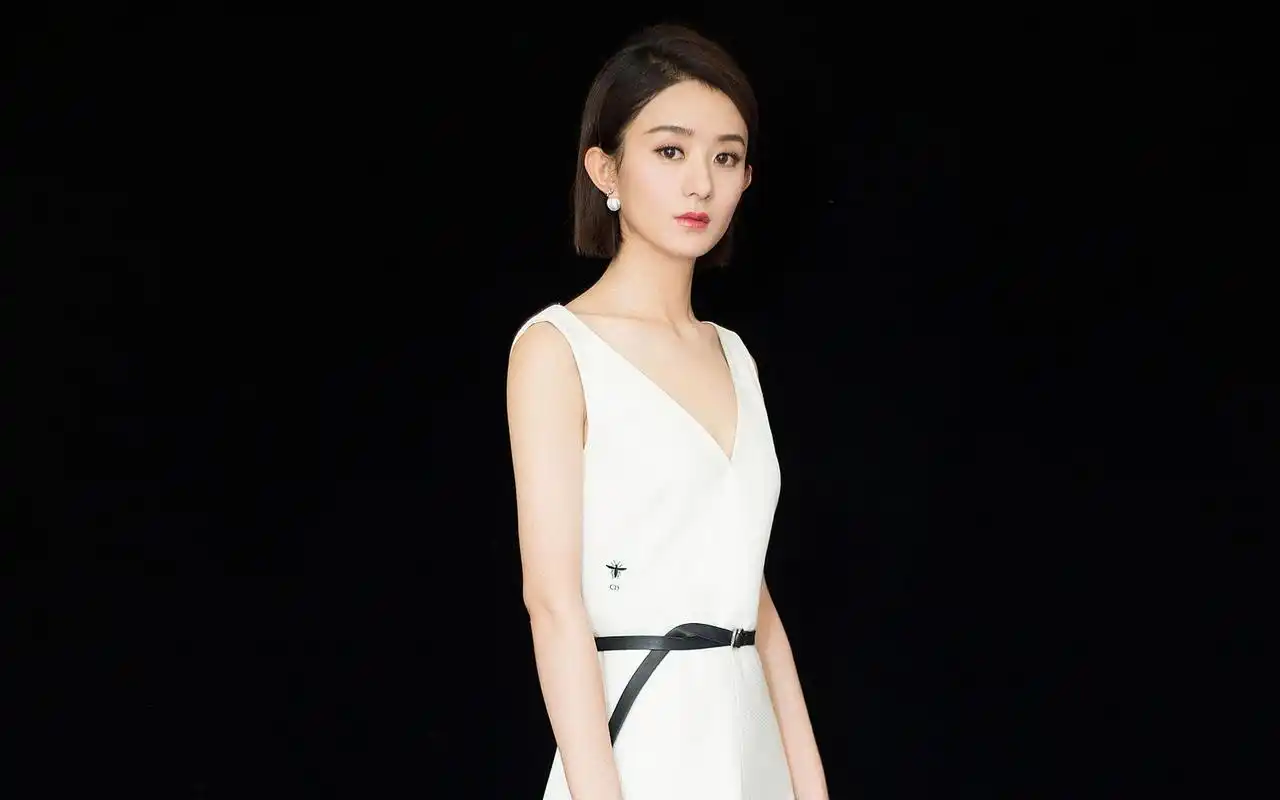 桌面壁纸 明星图片 > 正文  本文 赵丽颖超美时尚写真_当红花旦赵丽颖