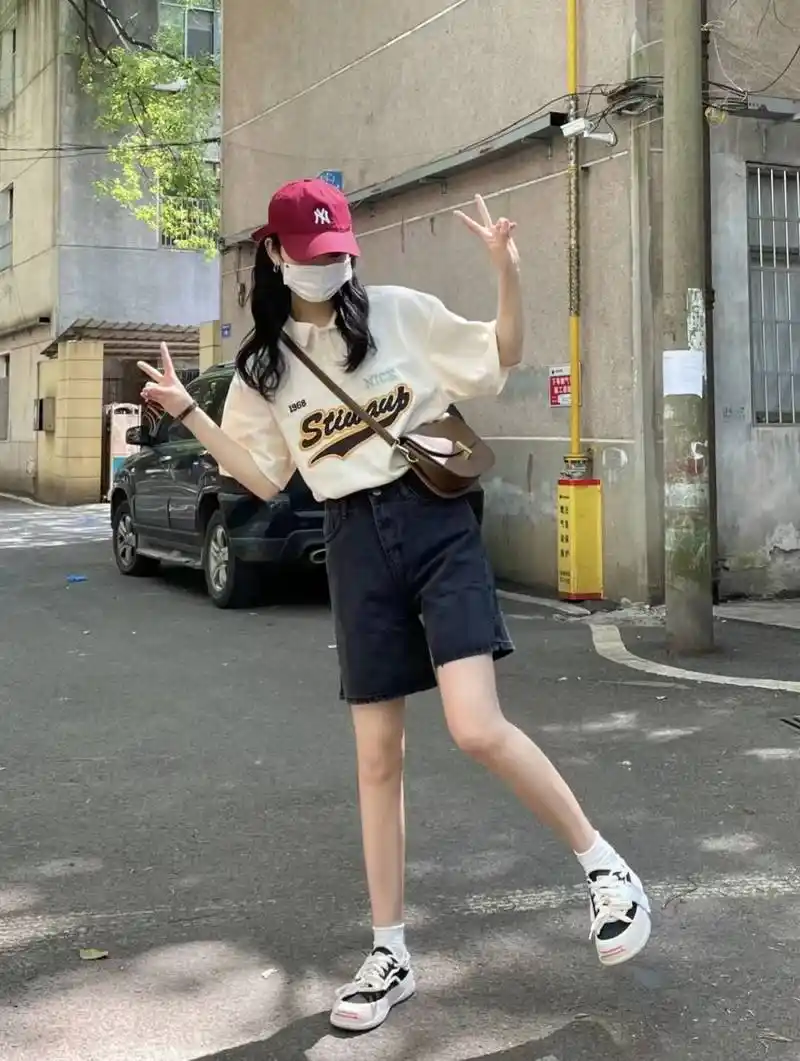 原创夏天短裤怎么搭配上衣和鞋子好看