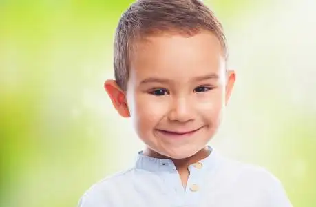 面带笑容的孩子图片-面带笑容的孩子素材-面带笑容的孩子插画-摄图新