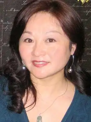 中国作家富豪榜发布 杨红樱郭敬明郑渊洁居前三