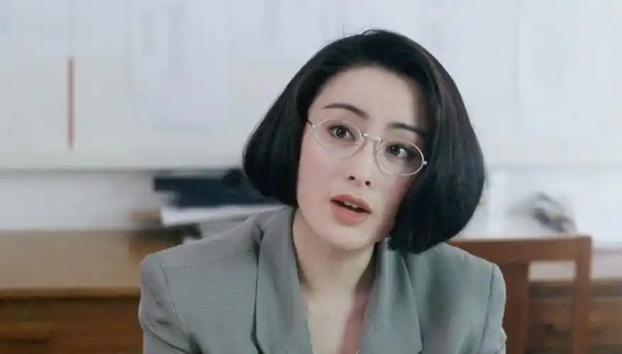 短发欧阳娜娜上线她的甜酷秘诀不是只有发型而已