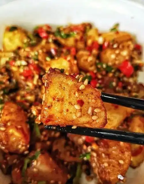 秒杀路边摊的香辣小土豆外脆内绵好吃到流泪