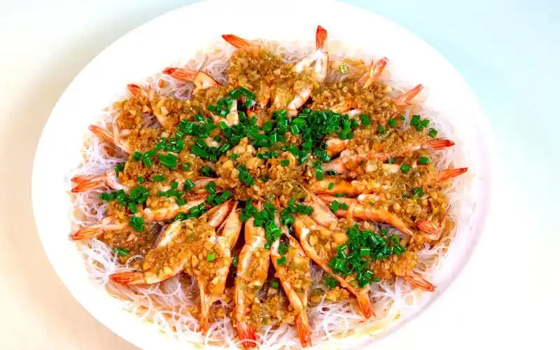 蒜蓉粉丝蒸虾好吃关键是炸蒜蓉多加这一步成功一大半