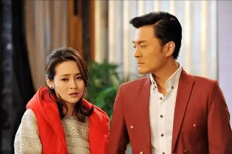 于明加一家4口出游,神秘老公罕露面,近一米八俩女大长腿抢镜_女儿