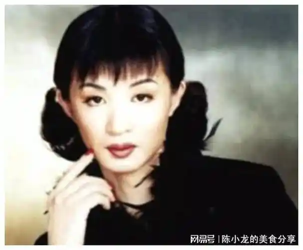 原创彪悍的人生不需要解释57岁再婚的金星又重新讲起了脱口秀