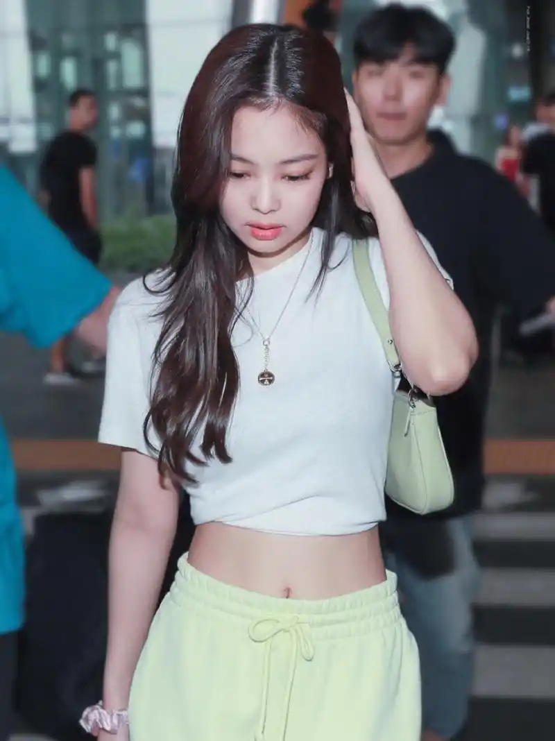 jennie私服穿搭 夏日牛油果穿搭style jennie日常私服穿搭分享 简单的