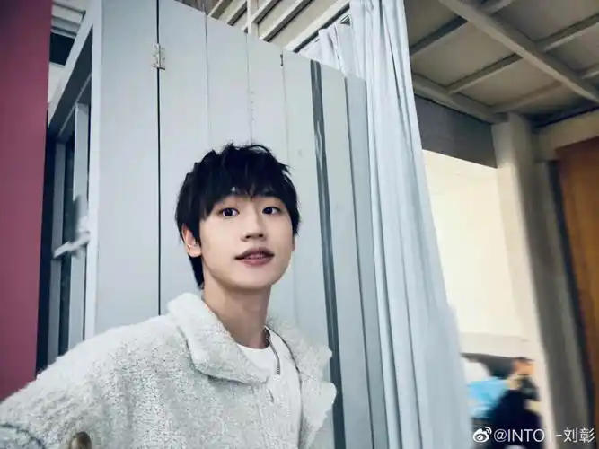 ak刘彰  #into1刘彰  #into1  #自拍