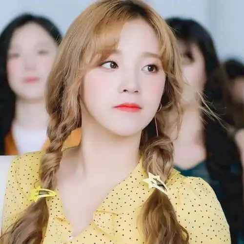 九月繁花宋雨琦向阳而生逆风行