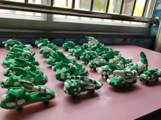 金豆幼儿园大三班黏土手工"中国导弹部队"