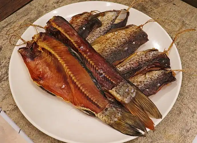 湖南特产烟熏腊鱼草鱼块农家风味柴火风干鱼水产咸鱼干货500g包邮