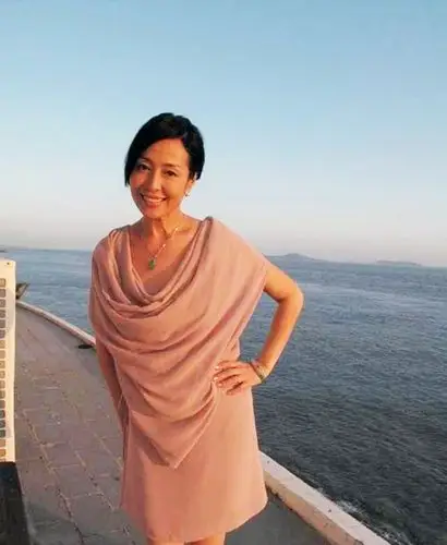 因容留他人吸毒被警方刑事拘留,黑婧环,傅艺敏因吸食毒品被行政拘留